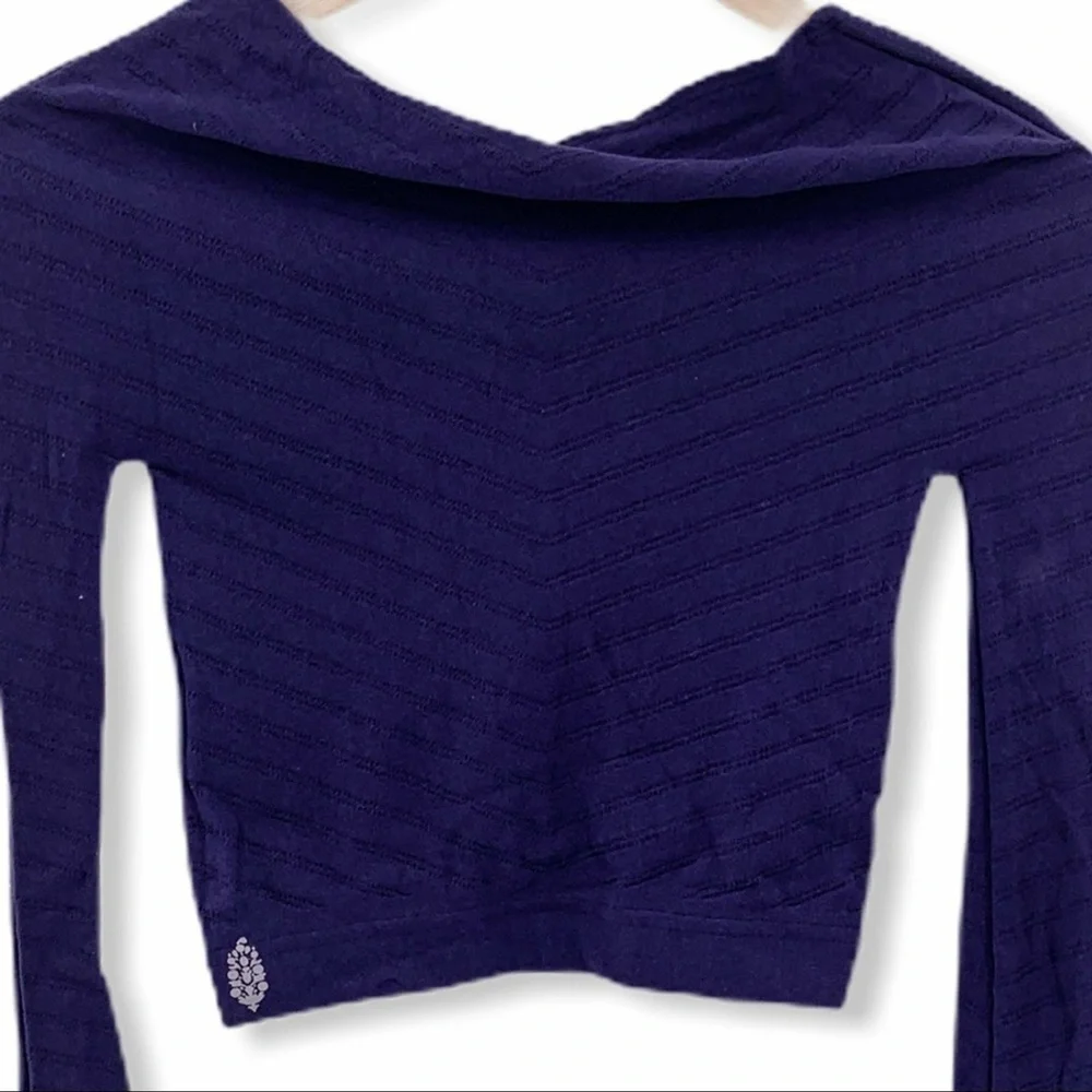 Free People Navy Gone Adrift Long Sleeve Crop Medium Yoga‎ Workout New